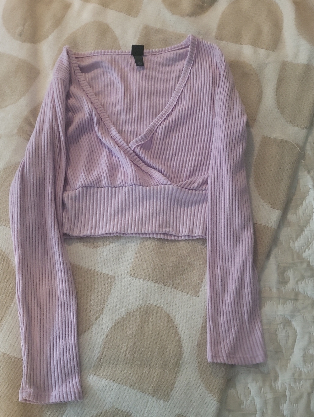 Pre-loved Ribbed Longsleeve Lavendar Crop Top - Picture 3 of 4
